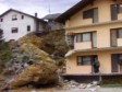 Bihać: U naselju Kostela obrušila se stijena na kuću, vlasnik povrijeđen