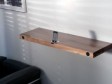 Minimalistička polica ili iPod dock?