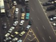 Nasred autoceste divljala i pokazivala gole grudi