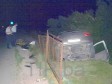 Foto: Odvalila banderu, probila ogradu i zaustavila se na ivici provalije 