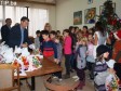 Foto: Imamović započeo tradicionalnu podjelu novogodišnjih paketića