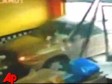 Video: Jadnik se osramotio baš pred svima  