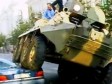 Video: Gradonačelnik tenkom pregazio nepropisno parkiran Mercedes!