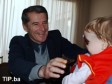 Foto: Podjelom paketića Imamović izmamio osmjehe na licima najmlađih