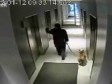 Video: Zapeo u vratima dizala, spasilo ga čudo  