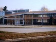 Đak držao drugaricu da visi sa drugog sprata
