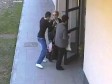 Video: Snimljen kako krade lančić sa vrata starije Zeničanke