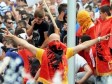 Foto: U Skoplju kamenovana zgrada Vlade 