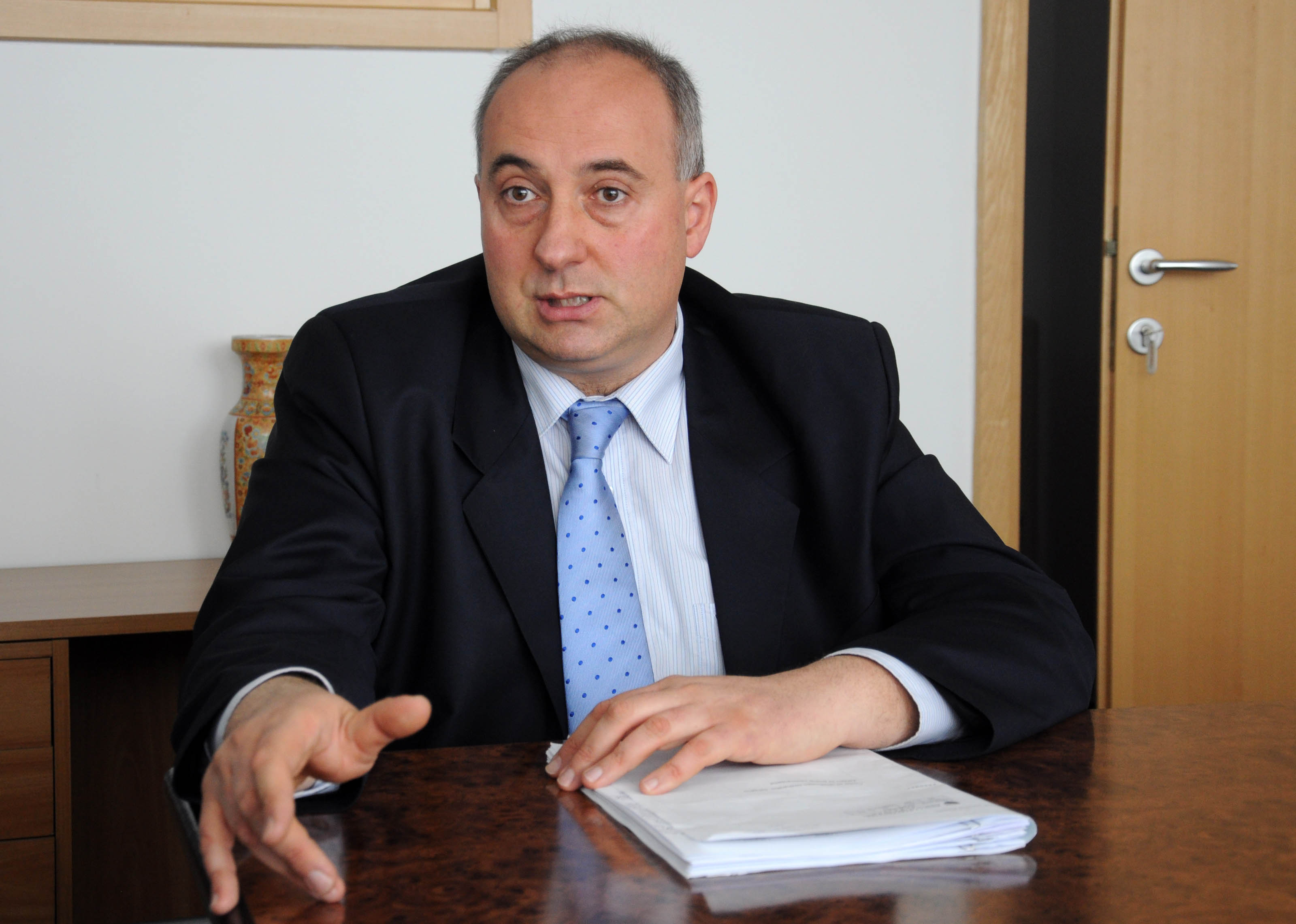 Direktor Agencije za državnu službu Neven Akšamija kaže da tri agencije za državnu službu u BiH rade dobro svoj posao