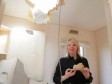 Video: Fekalije iz aviona uništile joj kamp kućicu