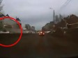 Video: Vozač iznad raskrižja proletio zrakom kao avion
